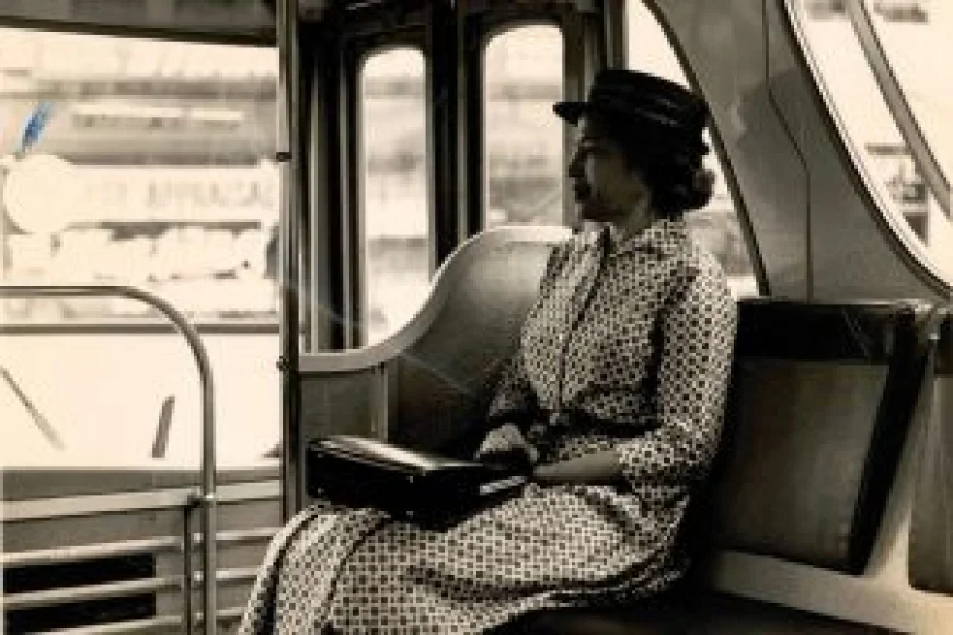 30 Rare and Powerful Historical Photographs That Reveal Hidden Stories